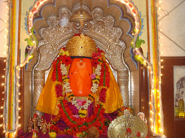Shree Vighnahar Ganpati Mandir Ozar